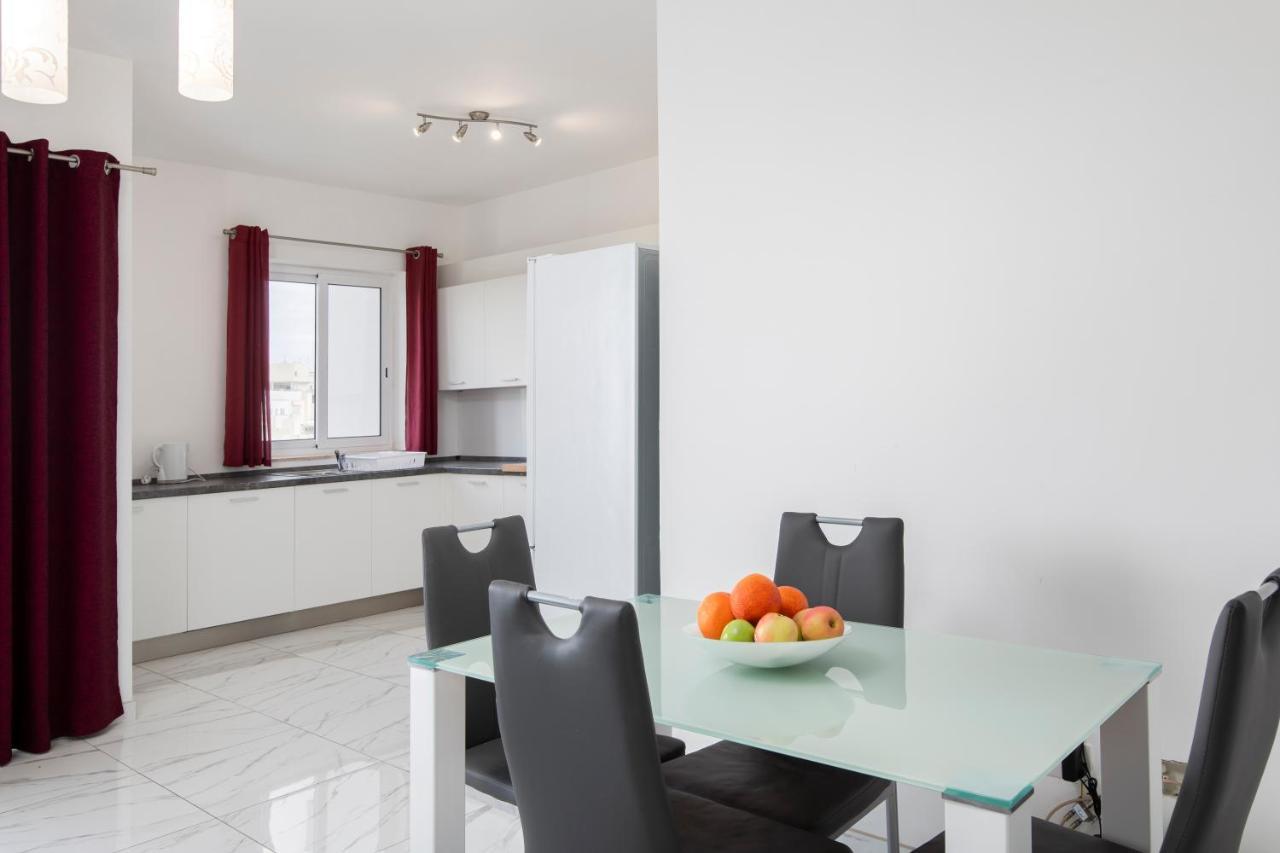 Sea View Apartment 2 Bedrooms 2 Bathrooms, 2 Minutes Away From The Sea St. Julian's Exteriör bild