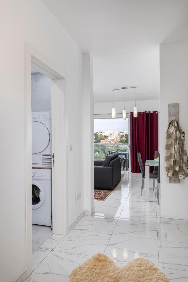 Sea View Apartment 2 Bedrooms 2 Bathrooms, 2 Minutes Away From The Sea St. Julian's Exteriör bild