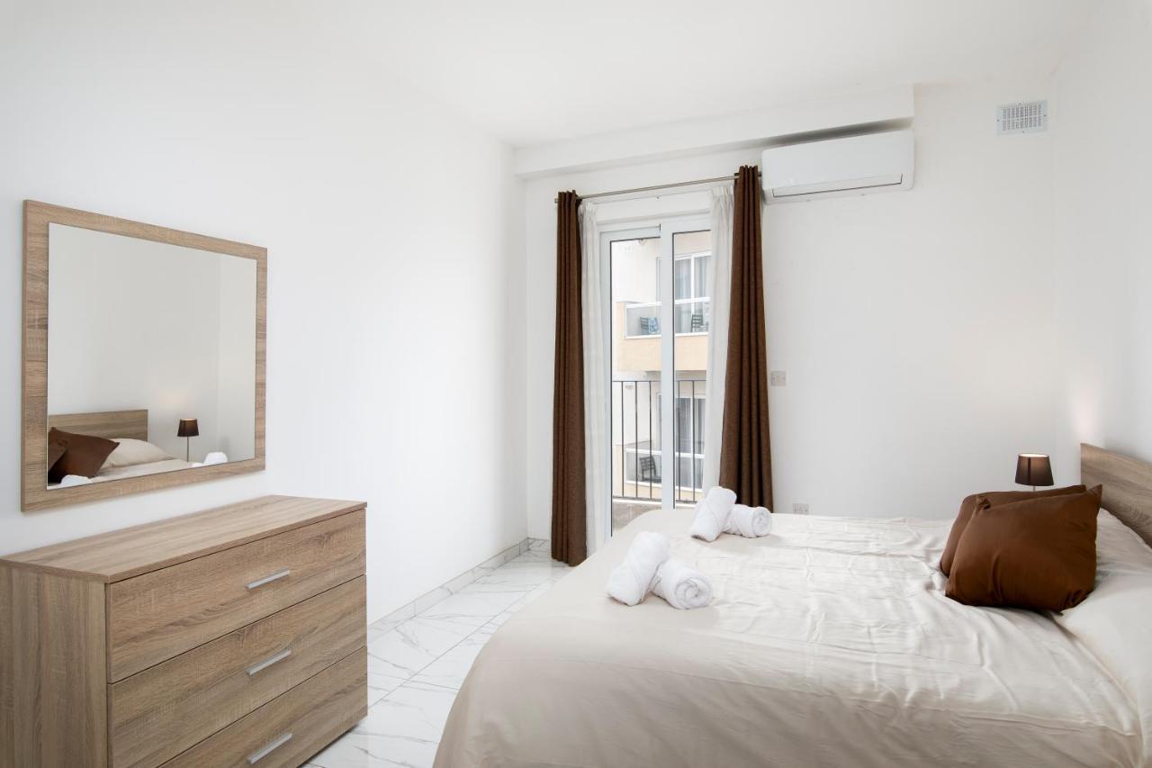 Sea View Apartment 2 Bedrooms 2 Bathrooms, 2 Minutes Away From The Sea St. Julian's Exteriör bild